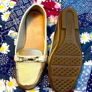 Dress shoes